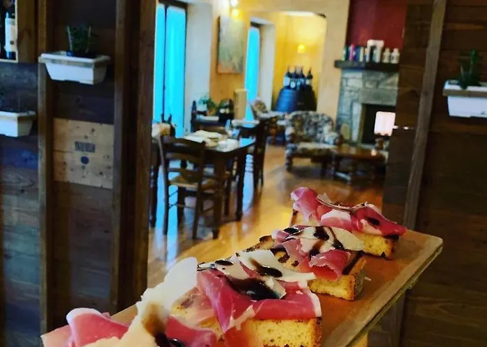 Agriturismo Il Talento Nella Quiete Lantgård Castiglione dʼIntelvi